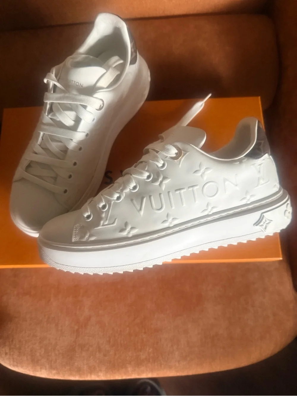 LOUIS VUITTON WOMANS MONOGRAM LEATHER TIME OUT SNEAKERS. ***FLASH SALE****